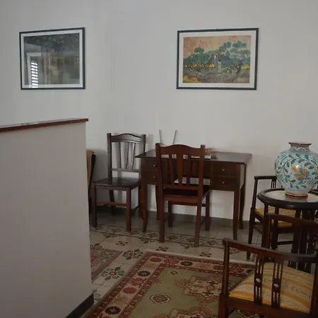 Al Cortiletto Centro לינה וארוחת בוקר מודיקה