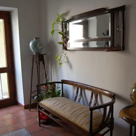 לינה וארוחת בוקר Al Cortiletto Centro 4*