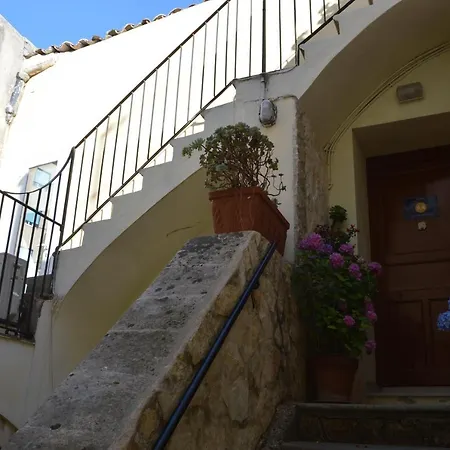 Al Cortiletto Centro Nocleg ze śniadaniem 4*